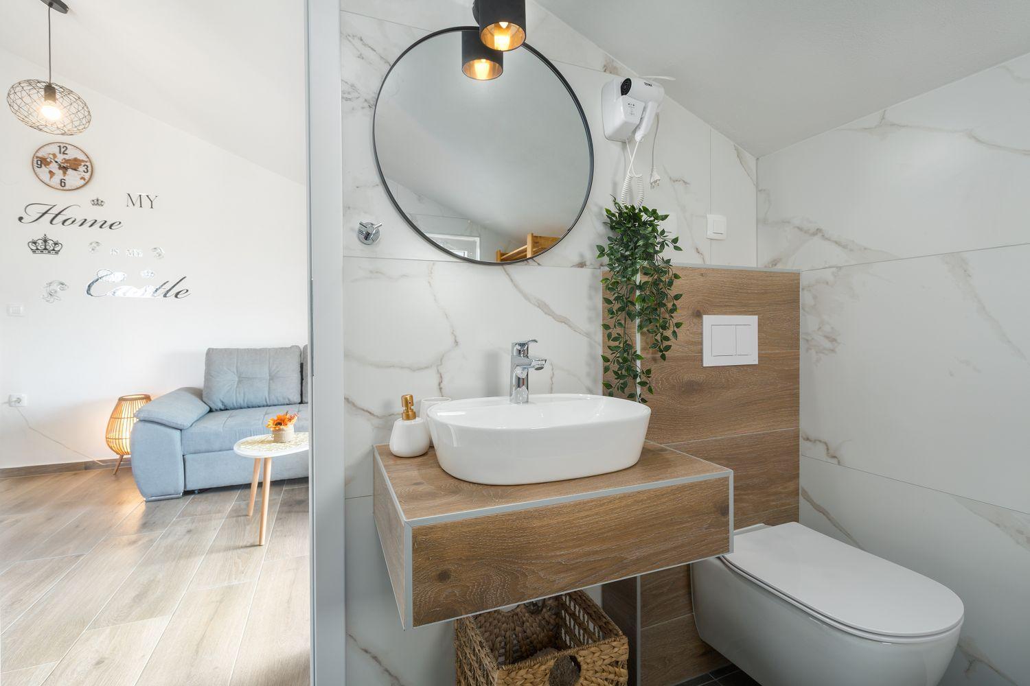 Traumhaftes Mit Meerblick Und Privatem Balkon - Nur 250 Meter Zum Porec