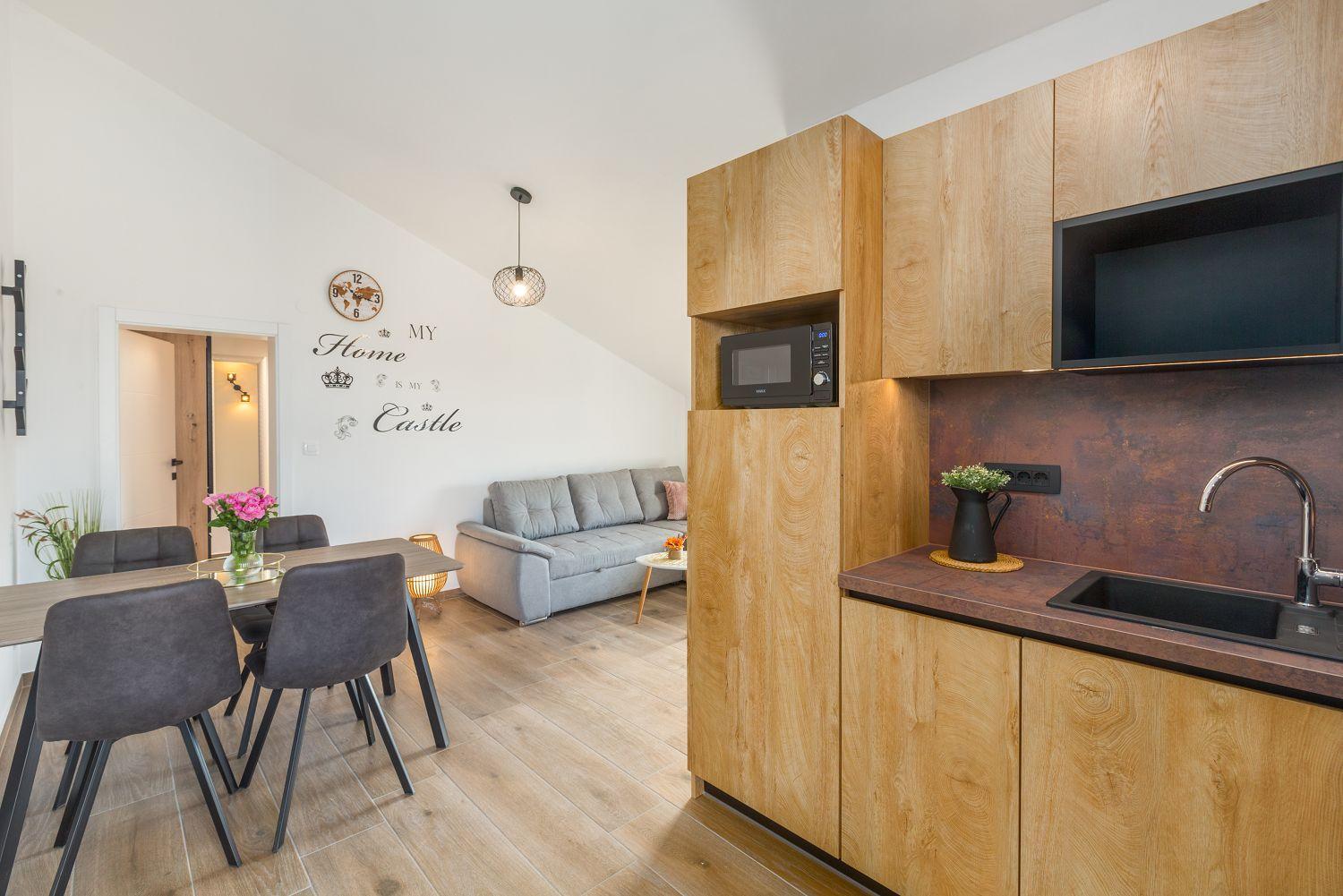 Traumhaftes Mit Meerblick Und Privatem Balkon - Nur 250 Meter Zum * Porec